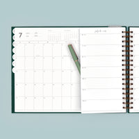 2025 Horizontal Weekly Planner, Evergreen