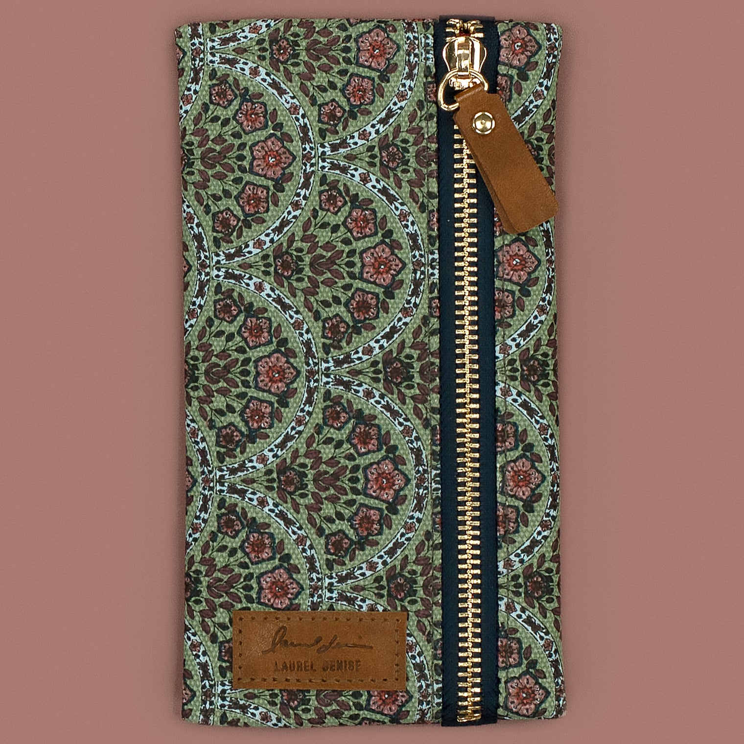 POUCH