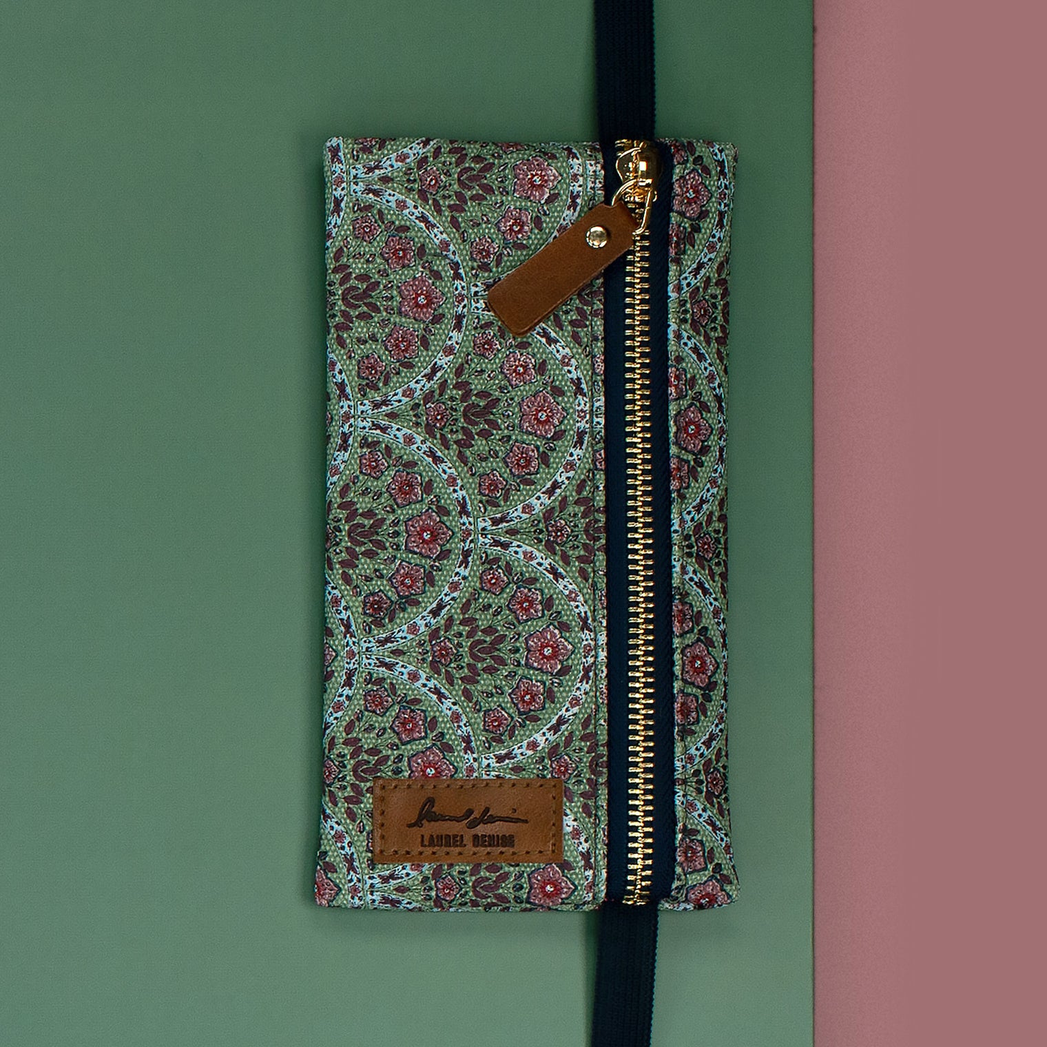 POUCH